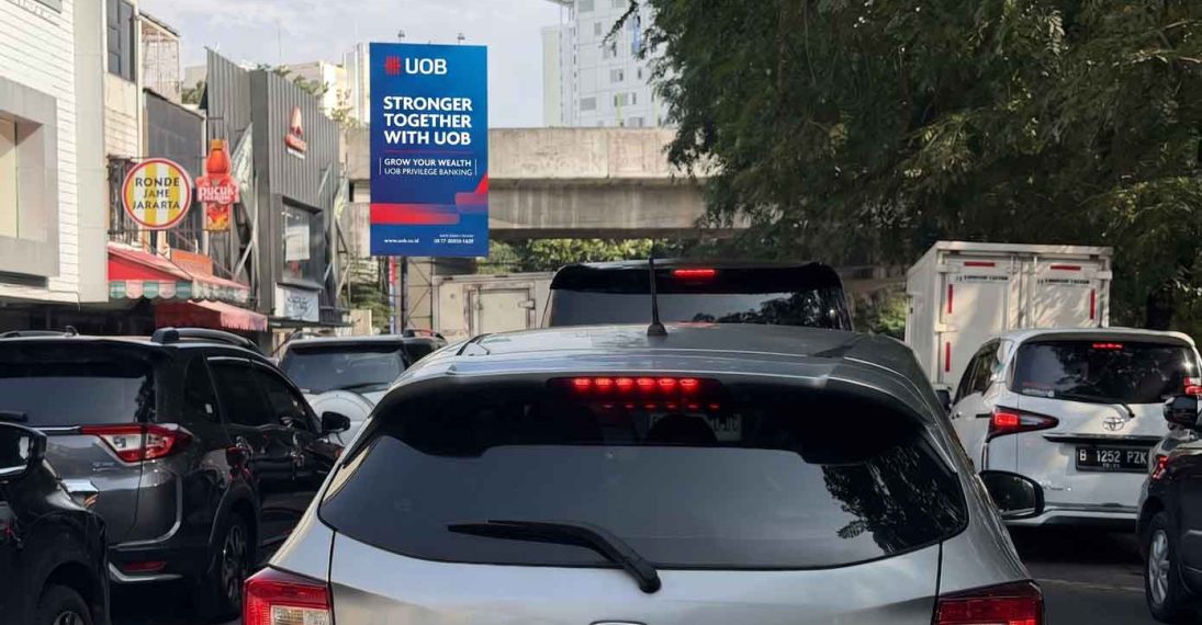 oub-billboard-kelapa-gading